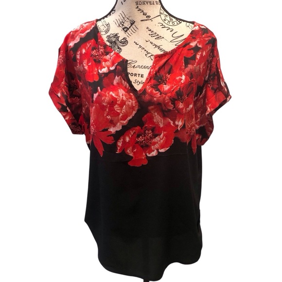 Calvin Klein Large Floral Red and Black V-Neck Women's Top Silky Rouched Sides - Picture 1 of 7